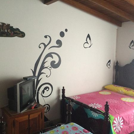 Hostal Monarca Medellín Zewnętrze zdjęcie