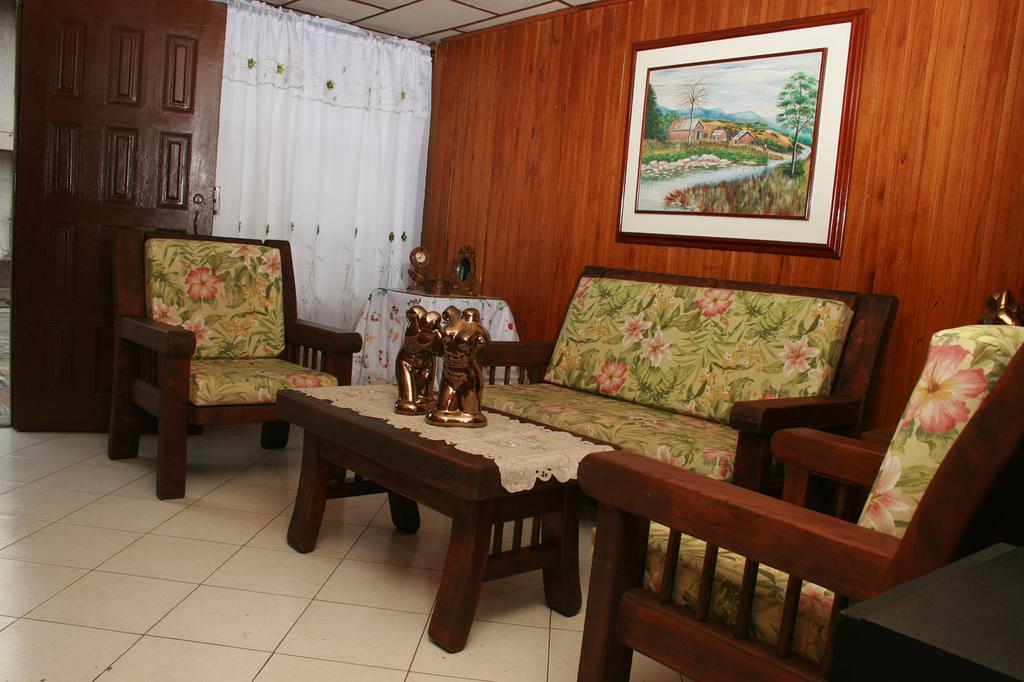 Hostal Monarca Medellín Zewnętrze zdjęcie