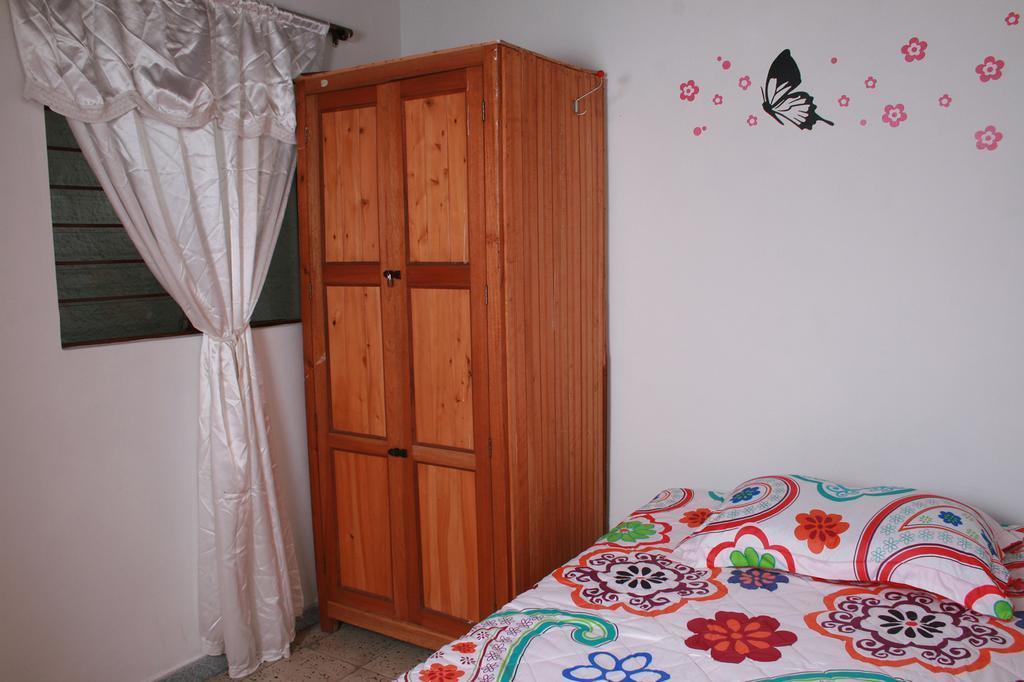 Hostal Monarca Medellín Pokój zdjęcie